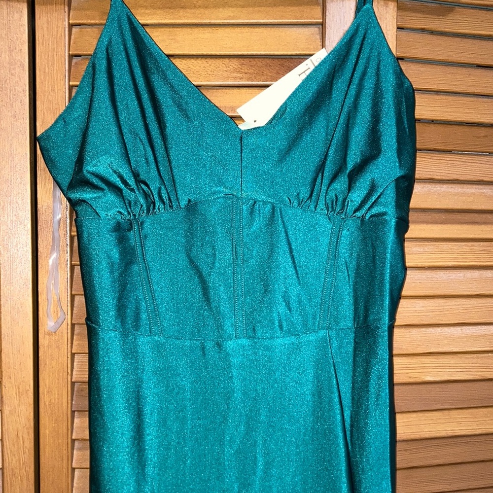 Elegant Green Satin Slip Dress - Picture 2 of 4